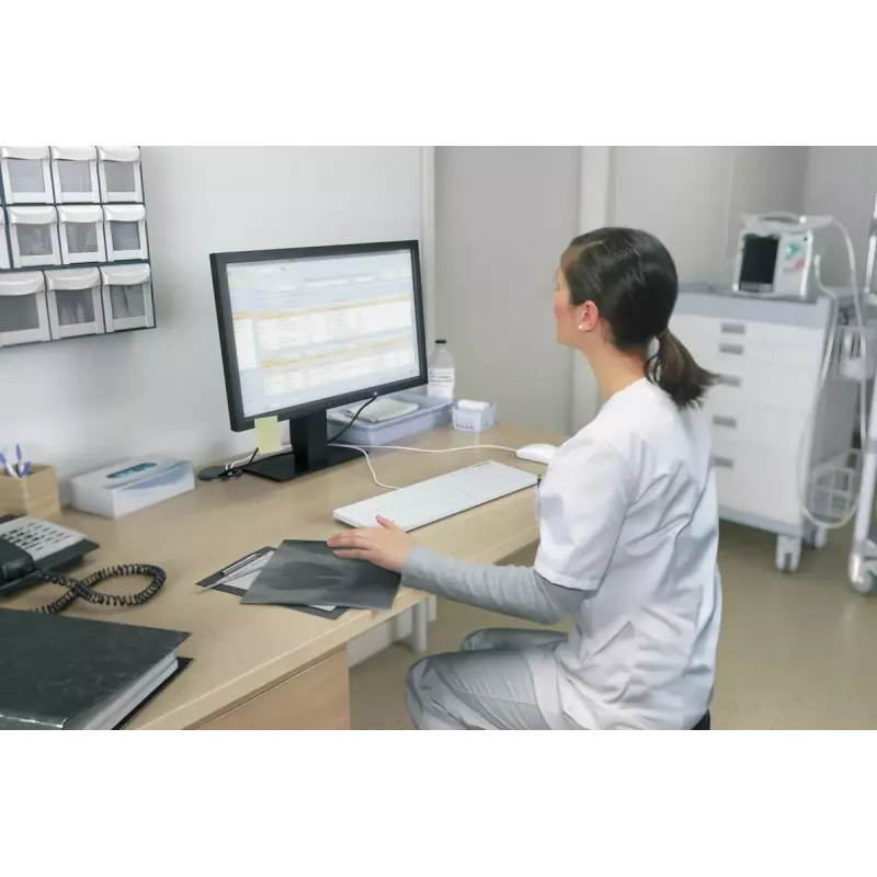 Pilno dydžio laido klaviatūra su aktyviais klavišais CHERRY AK-C8112 Medical USB QWERTZ 105 klavišai balta 1,8 m