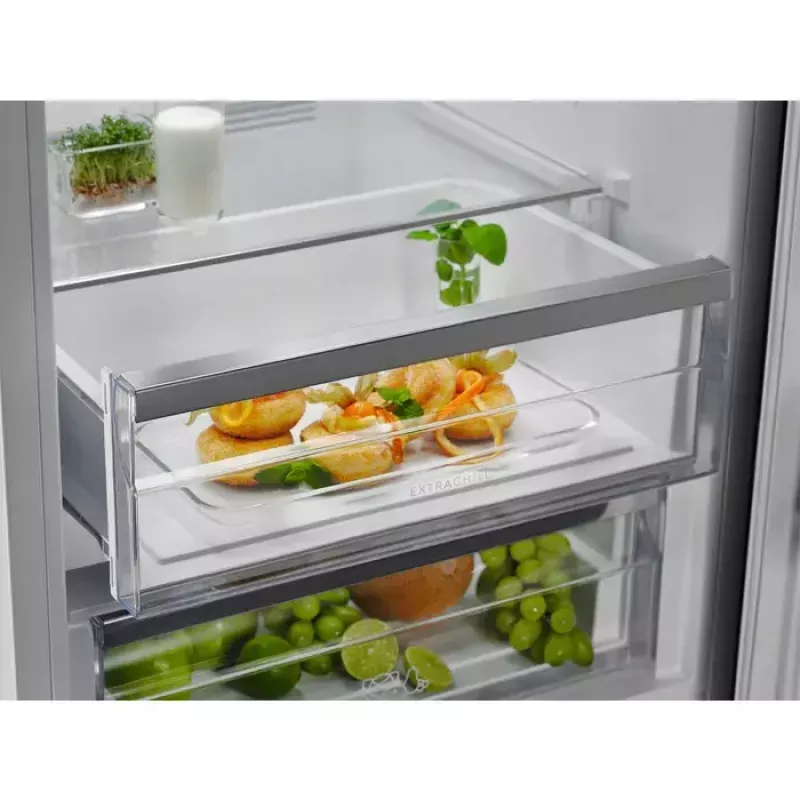 Electrolux LNC7ME32X3 Laisvai pastatomas šaldytuvas-šaldiklis 330 L Nerūdijantis plienas
