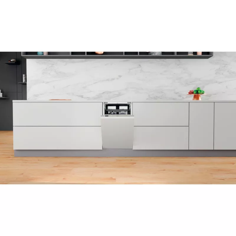 Whirlpool WSIC 3M27 C visiškai įmontuojamas siauras indaplovė 10 komplektų