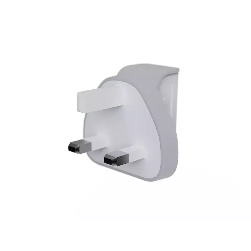 Nešiojamas 140W GaN kelioninis įkroviklis Xtorm XVC2140 su 3× USB-C PD prievadais ir 2 m USB-C laidu, baltas