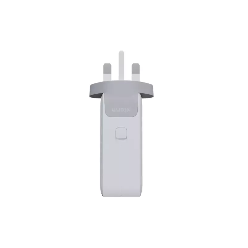 Nešiojamas 140W GaN kelioninis įkroviklis Xtorm XVC2140 su 3× USB-C PD prievadais ir 2 m USB-C laidu, baltas