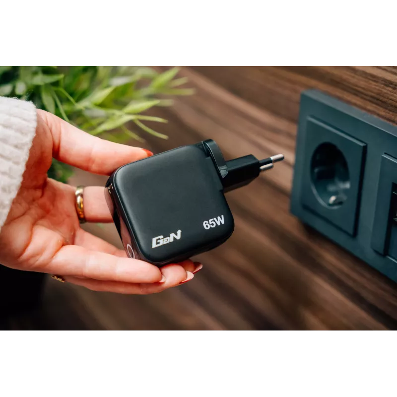 Verbatim Mini GaN 65W įkroviklis su ekranu, vidaus, AC, 20 V, juodas
