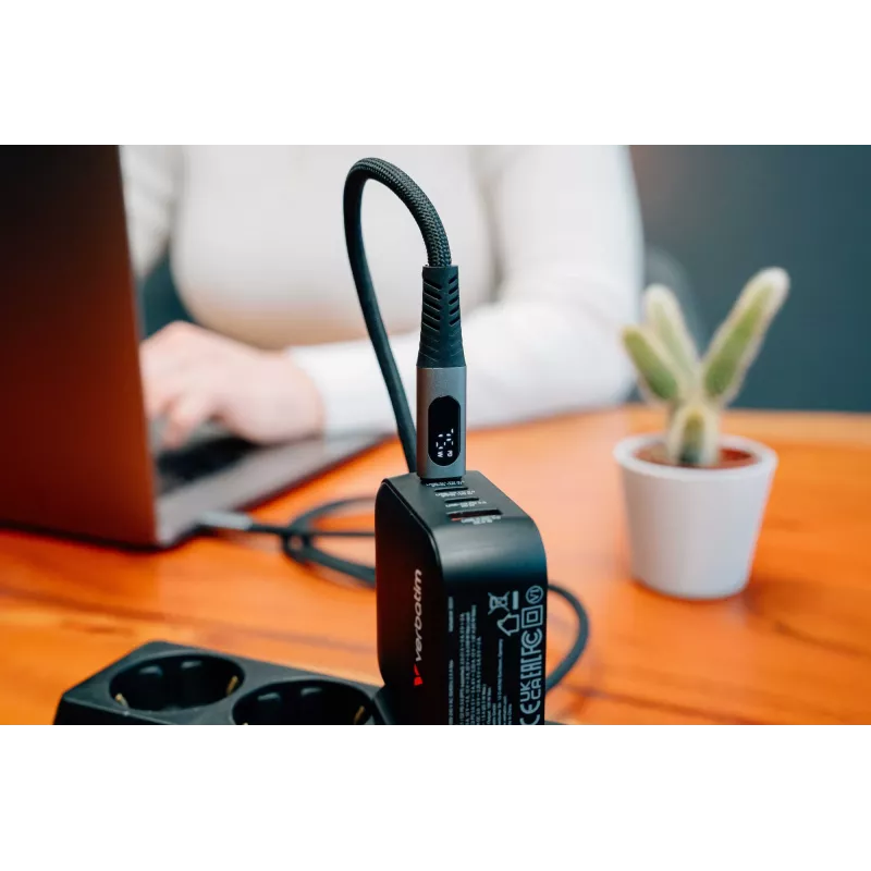 Verbatim Sync & Charge USB C į USB C 100W Display 120 cm, 1,2 m, USB C, USB C, USB 2.0, 0,48 Gbit/s, Juoda