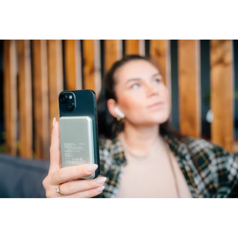 Verbatim Charge 'n' Go belaidė magnetinė Power Bank 5000mAh Žalia