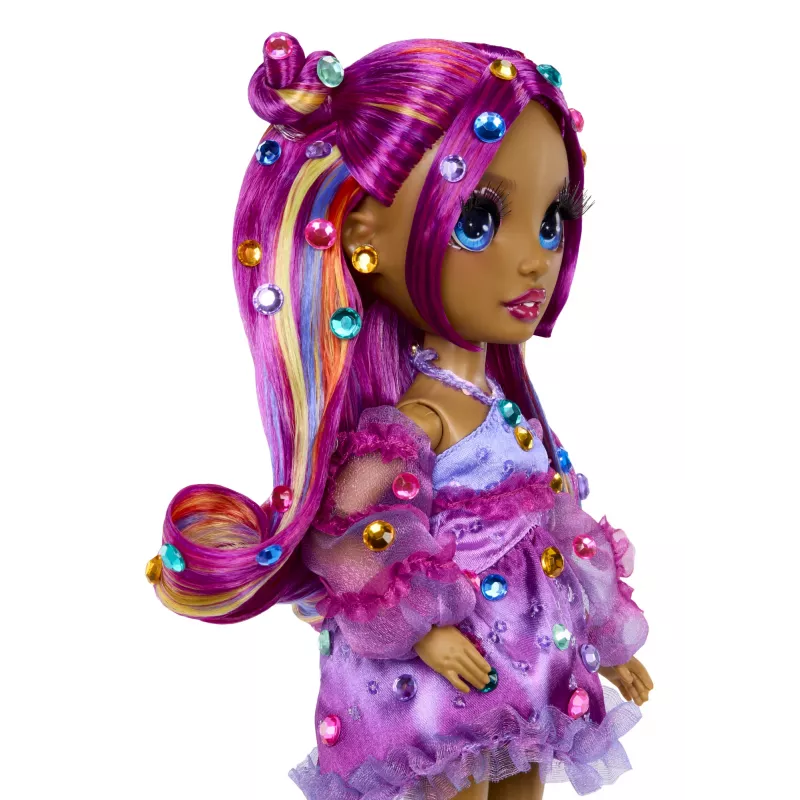 Rainbow High Be Dazzling mados lėlė – Noemie Violette (violetinė)