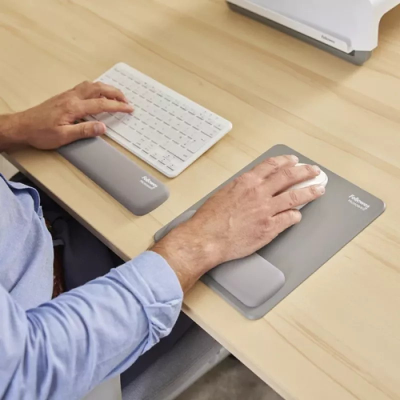 Fellowes riešo atrama klaviatūrai Breyta Compact, antibakterinė, ergonomiška, pilka