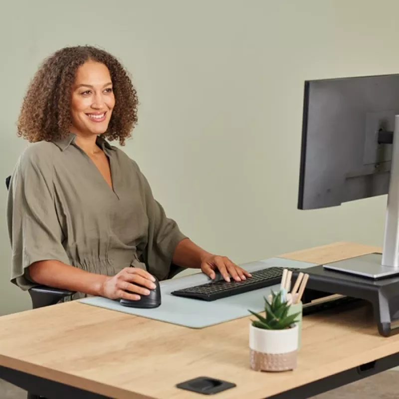 Fellowes Breyta Plus+ vertikali belaidė pelė, ergonomiška, dešinei rankai, su antibakterine apsauga, vidutinio dydžio