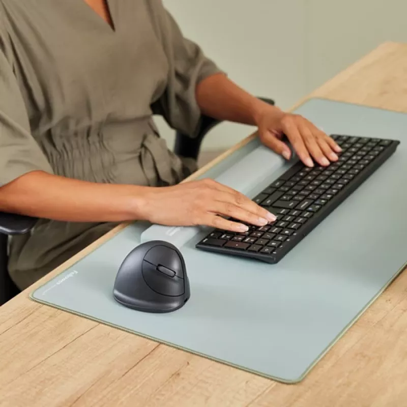 Fellowes Breyta Plus+ ergonominė vertikali belaidė pelė kairiarankiams su antibakterine apsauga, vidutinio dydžio