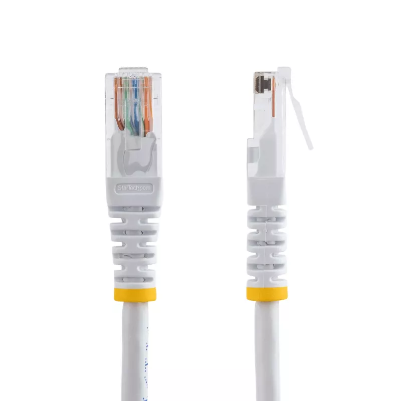 StarTech.com 15 m baltas Cat5e formuotas RJ45 UTP pataisos kabelis