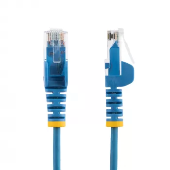 StarTech.com 2,5 m CAT6 laidas - plonas - su apsaugotais RJ45 kištukais - mėlynas