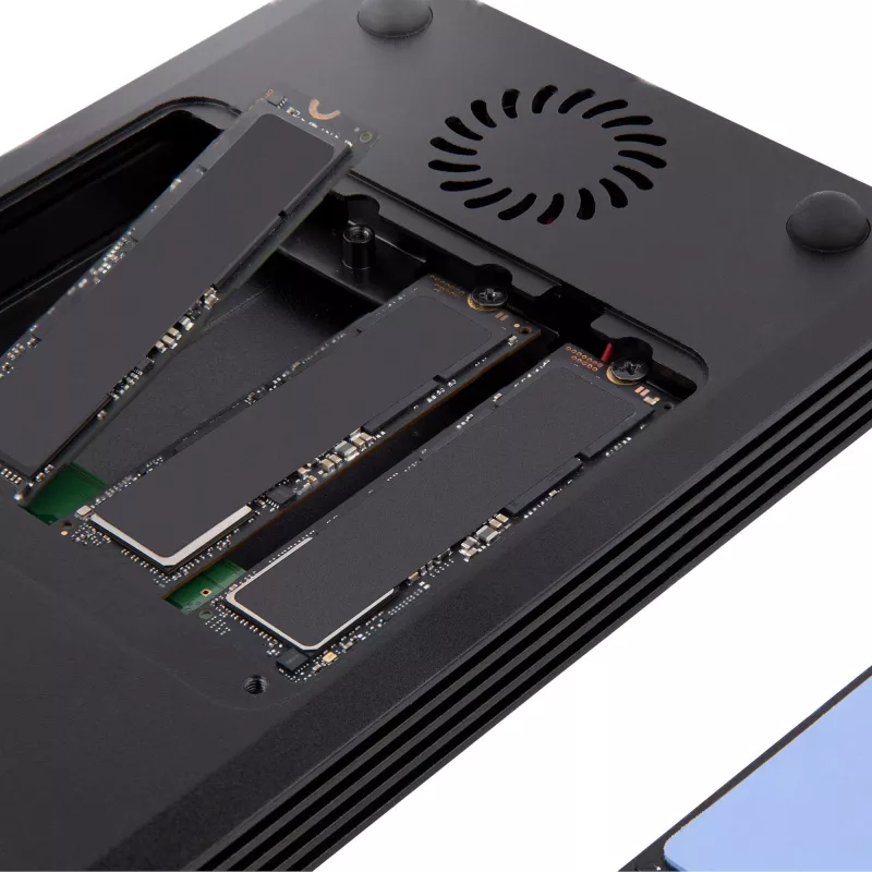 StarTech.com 4 Bay Thunderbolt 3 NVMe korpusas, M.2 NVMe SSD diskams, 1x DisplayPort vaizdo / 2x TB3 išvesties prievadai, 40Gbps, 72W maitinimo blokas, išorinis kietojo disko korpusas