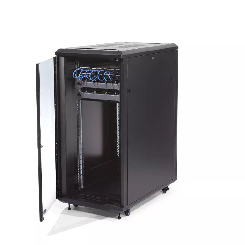 StarTech.com 4-Post 32U Server Rack Cabinet, užrakinama 19 colių duomenų spinta kompiuteriams, AV/IT įrangai, biuro / namų tinklo stovas su ratukais ir reguliuojamais montavimo bėgeliais
