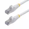 StarTech.com 1 m balta CAT8 Ethernet jungiamoji linija, apsaugota nuo užkabinimo, RJ45, 25G/40G, 2000 MHz, 100W PoE++, S/FTP, 26AWG gryna vario viela, LSZH, ekranuotas tinklo pataikymo laidas su įtempimo mažinimo įtaisais, individualiai išbandytas