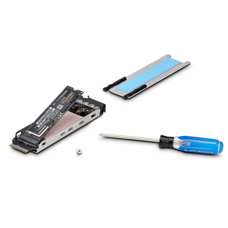 StarTech.com M.2 NVMe SSD į PCIe x4 mobilus krepšelis/backplane su išimamu dėklu PCI Express lizdui, beįrankis montavimas, PCIe 4.0/3.0 karštas keitimas, raktų užraktas - 2 raktai