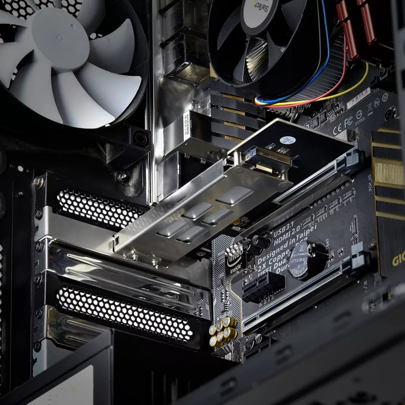 StarTech.com M.2 NVMe SSD į PCIe x4 mobilus krepšelis/backplane su išimamu dėklu PCI Express lizdui, beįrankis montavimas, PCIe 4.0/3.0 karštas keitimas, raktų užraktas - 2 raktai