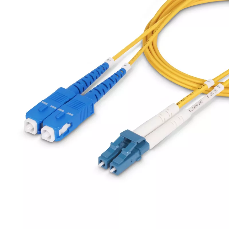 StarTech.com 30m LC-SC UPC OS2 vienmodis dupleksinis šviesolaidinis kabelis, 9/125µm, 100G, atsparus lenkimui, maži įterpimo nuostoliai, LSZH