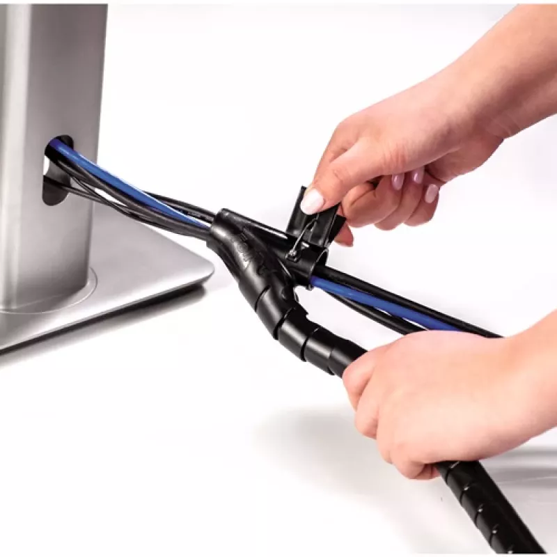 Fellowes CableZip juodas – kabelių mova, skirta darbastaliui, juoda