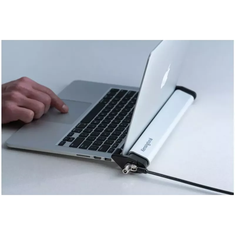 Kensington Laptop Locking Station 2.0 su MicroSaver 2.0 spyna