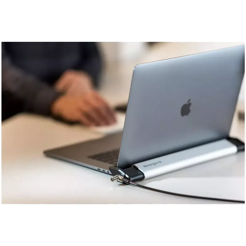 Kensington Laptop Locking Station 2.0 su MicroSaver 2.0 spyna