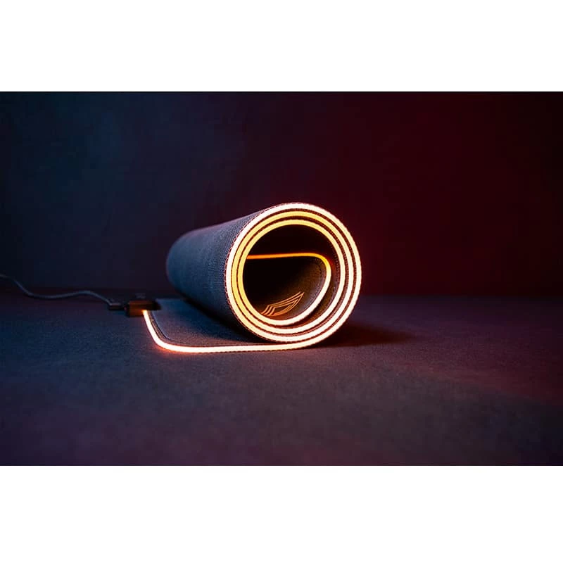 Lexip B10 – lankstus pelės kilimėlis su mikrotekstūruotu minkštu paviršiumi ir RGB apšvietimu – 800x400x4 mm