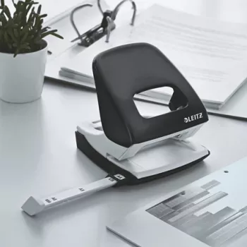 Leitz WOW 5008 Metal 2 skylių perforatorius, 30 lapų