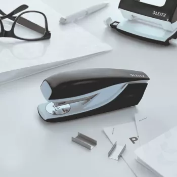 Segiklis Leitz WOW 5502 Metal 30 lapų, juodas