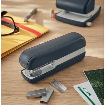Leitz Cosy segtuvas 30 lapų, juodas