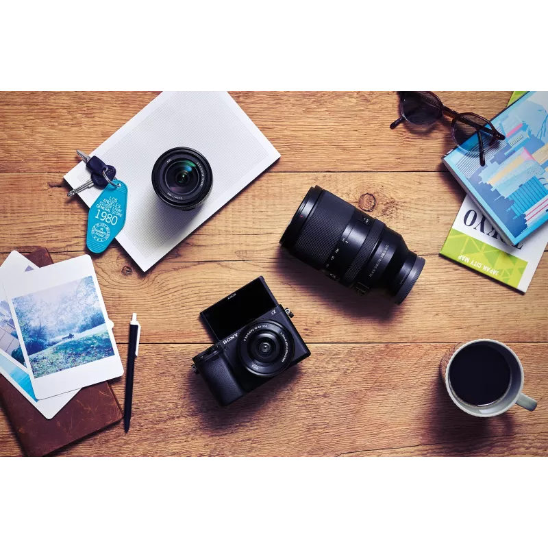 Sony α 6400 + SEL18135 MILC 24,2 MP CMOS 6000 x 4000 pikselių Juoda
