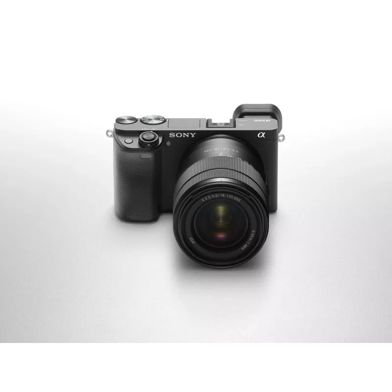 Sony α 6400 + SEL18135 MILC 24,2 MP CMOS 6000 x 4000 pikselių Juoda