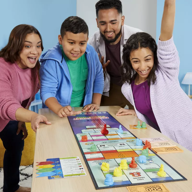 Monopoly Knockout šeimyninis vakarėlių žaidimas, greitai žaidžiami stalo žaidimai nuo 8 metų, 2-8 žaidėjai, 20 min.