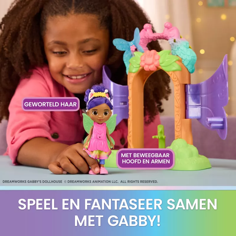 Gabby's Dollhouse Fairylandia stebuklingas transformuojantis žaidimų rinkinys su lėlės aksesuarais