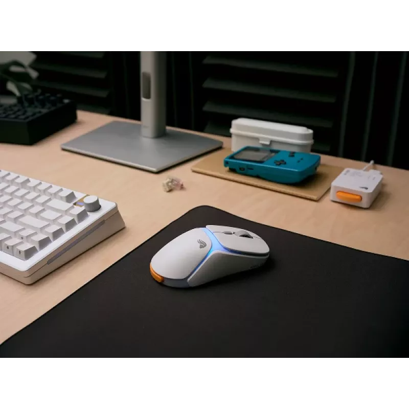 Glorious Gaming Model O3 Wireless Gaming Mouse - InfinitePlay keičiamų baterijų sistema, 8k atnaujinimo dažnis, 130M paspaudimų optiniai jungikliai, itin lengvas 66g, 30K DPI optinis jutiklis, RGB - Baltas