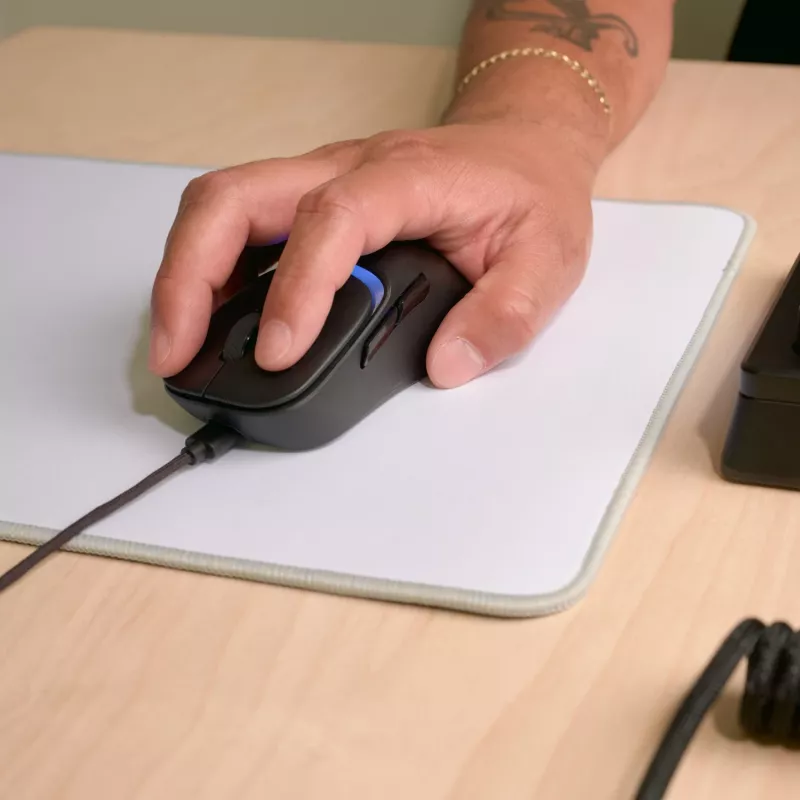 Glorious Gaming Model D3 Wired žaidimų pelė - itin lengva 57g, optiniai jungikliai 130M paspaudimų, 30K DPI BAMF 3.0 jutiklis, 750 IPS sekimas, 50G pagreitis, tinka visiems laikymo būdams - juoda