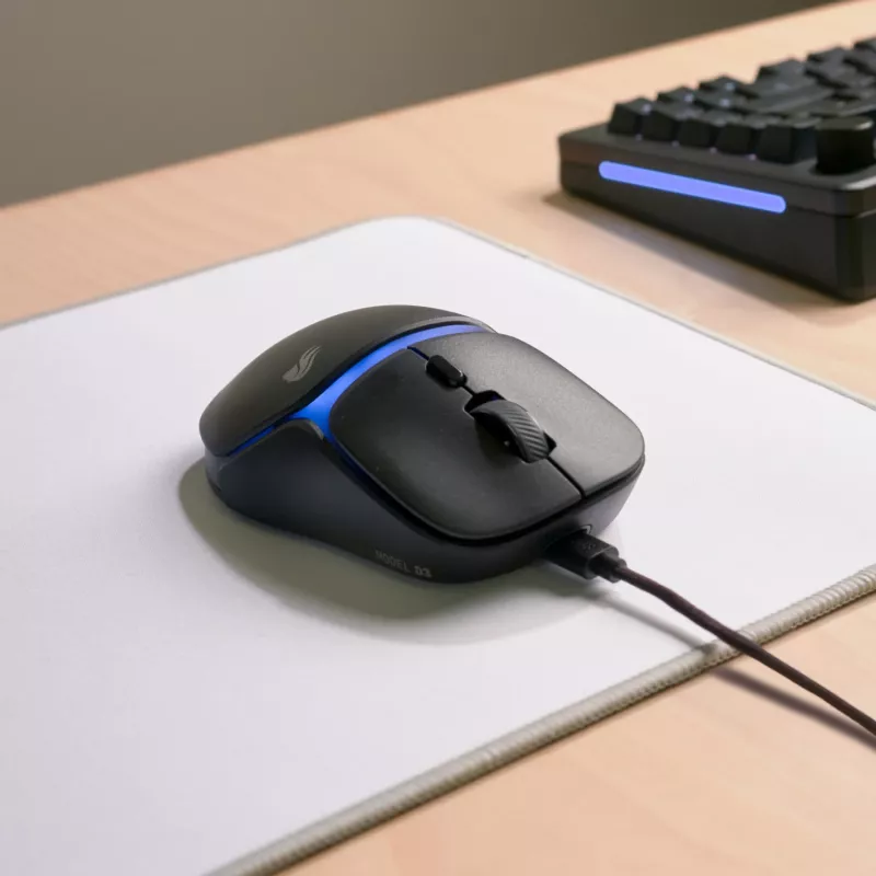 Glorious Gaming Model D3 Wired žaidimų pelė - itin lengva 57g, optiniai jungikliai 130M paspaudimų, 30K DPI BAMF 3.0 jutiklis, 750 IPS sekimas, 50G pagreitis, tinka visiems laikymo būdams - juoda