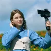 Kompaktiška kamera Canon PowerShot V1 Premium Vlogger Kit — 22,3 MP, 1/4 colio CMOS, 4K UHD, 3,1x optinis priartinimas, 3 colių lietimui jautrus ekranas, Juoda