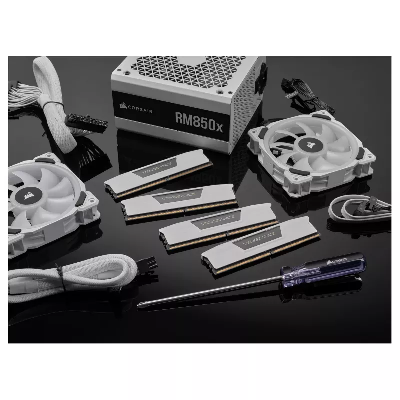 Corsair Vengeance 32GB (2x16GB) DDR5 6400MHz CL36 atminties rinkinys staliniams kompiuteriams - Baltas