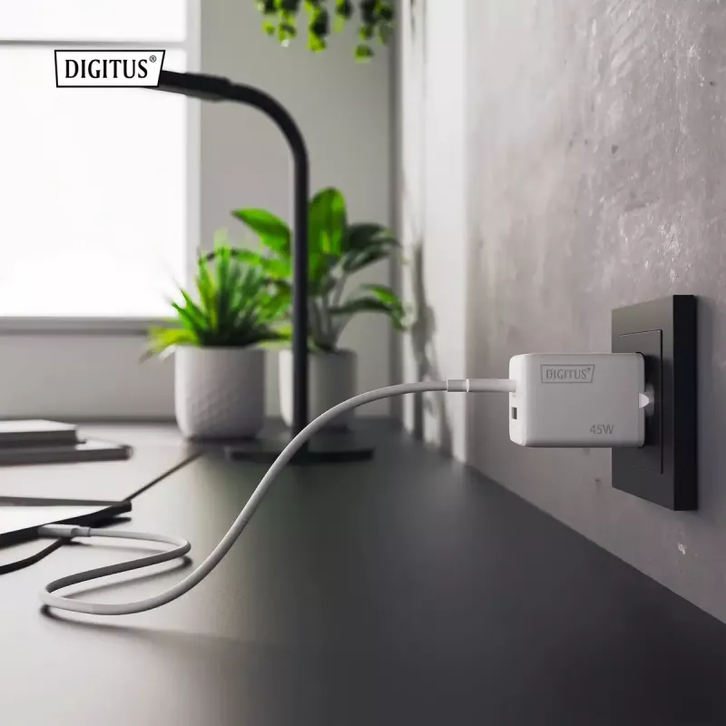 Sieninis įkroviklis DIGITUS USB GaN 45W — 1× USB-C, 1× USB-A, įvadas 100–240 V, baltas