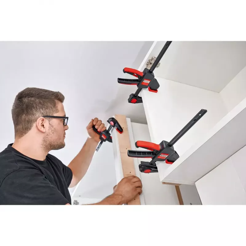 Stalo spaustuvas Bessey EZR15SET vienos rankos, 150 mm fiksavimo plotis, 60 mm gerklės gylis, juoda/raudona