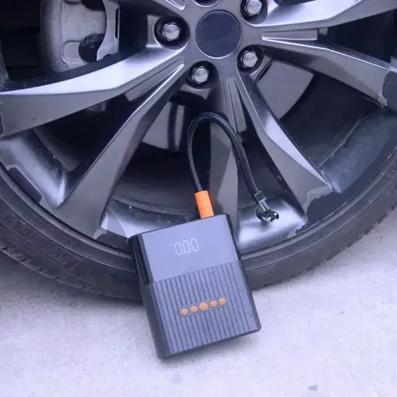 4smarts automobilio užvedimo starteris 456312 — 300 A paleidimo srovė, 2 A išėjimas, 16,6 V akumuliatorius, Juoda