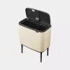 Brabantia Bo Touch Bin 33 L 3 krepšeliai Smėlio spalvos Plotis 540 mm Gylis 312 mm Aukštis 680 mm