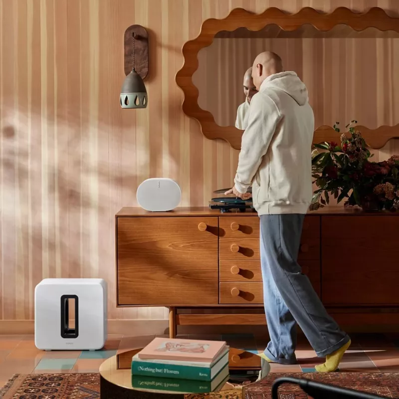 Aktyvus žemų dažnių garsiakalbis Sonos Sub 4 – D klasės stiprintuvas, AC 110–240V, 40,2×15,8×38,9 cm, juodas arba baltas