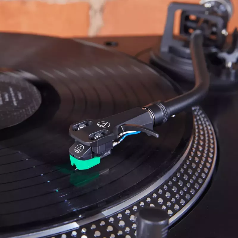 Audio-Technica AT-VM95E/H kasetė su AT-HS6BK antgalviu, sumontuota (juoda/žalia)