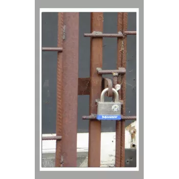 MASTERLOCK 51 mm laminuoto plieno korpuso spyna su kaištiniu mechanizmu