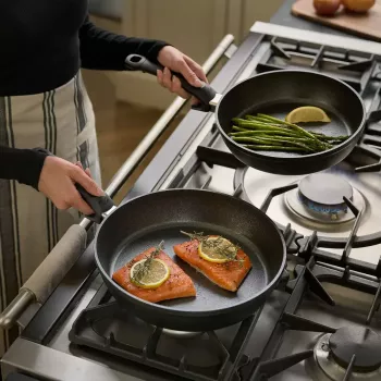 Visapusiška keptuvė Fissler Adamant Comfort apvali 20 cm juoda