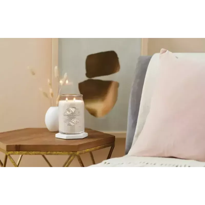 Vaškinė žvakė Yankee Candle 1701379E Patchouli Sandalwood smėlio spalvos 157mm 9,3cm 567g