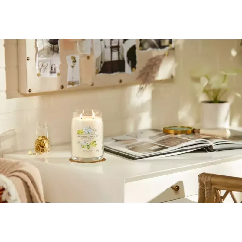 Yankee Candle Midnight Jasmine didelė žvakė stiklainyje 567 g