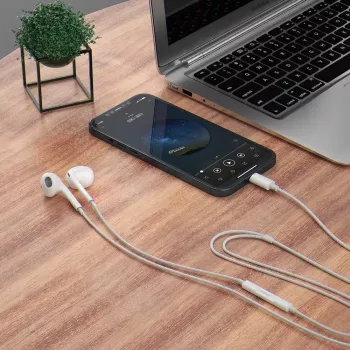 Į ausį įdedamos ausinės Dudao X14PROL-W1 su Lightning jungtimi, baltos