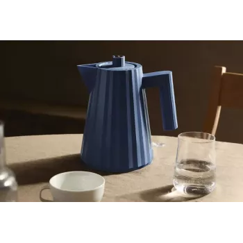 Elektrinis virdulys Alessi Plissé 1.0 L 2200 W mėlynas, termoplastinė derva, automatinis išsijungimas, paslėptas pagrindas