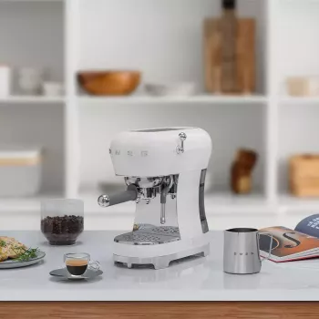 Espresso aparatas Smeg 1,1 l ECF02WHEU