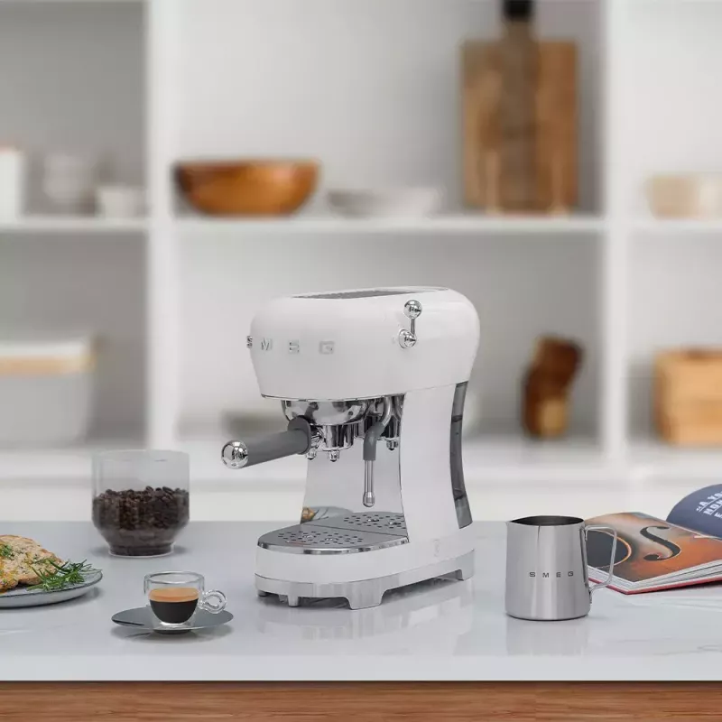 Espresso aparatas Smeg 1,1 l ECF02WHEU